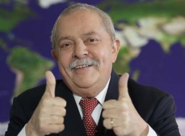 Lula diz que ex-presidente não pode contar tudo o que aconteceu em gestão