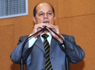 AL-BA: Petista critica a condena��o de um jornalista 'pelo simples fato de dizer a verdade'