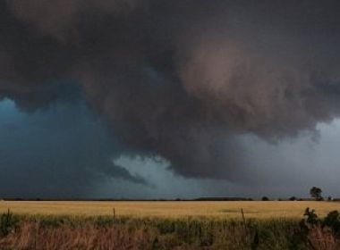 Sobe para nove número de mortos por tornados em Oklahoma, nos EUA