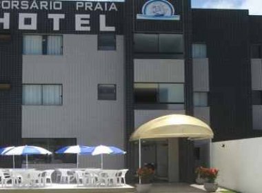 Bandidos assaltam hotel em Salvador; funcionários e hóspedes ficam trancados em quarto