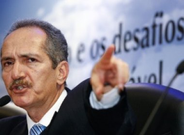 Ministro ameaça fechar hotéis que praticarem preços abusivos na Copa das Confederações