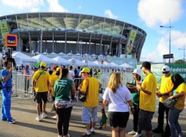 Vendedores burlam regras da Fifa perto da Arena Fonte Nova 