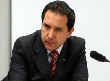 Deputado não se entrega e é procurado por Polícia Federal