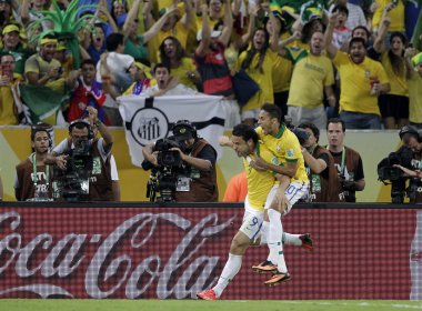 Brasil termina na frente no primeiro tempo contra a Espanha