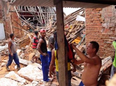 Ilhéus: Três pessoas ficam feridas após teto de loja desabar