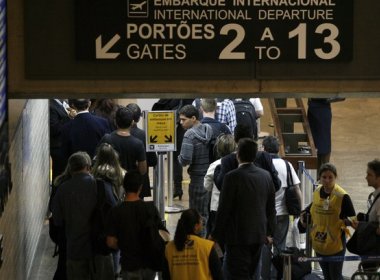 Catorze estrangeiros são presos com drogas em aeroporto de Guarulhos