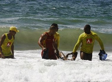 Registros de afogamentos nas praias da orla de Salvador crescem 6,5% este ano