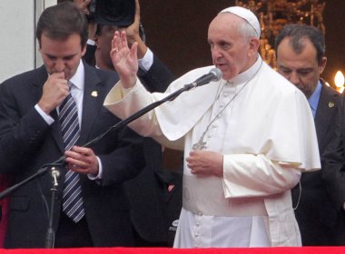 Especialistas afirmam que papa confunde descriminalização com liberação geral de drogas