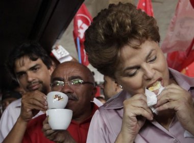Mineira, Dilma faz lista do mercado do Palácio do Planalto com 1,5 tonelada de pão de queijo