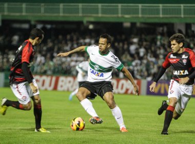 Vitória empata com o Coritiba no Couto Pereira