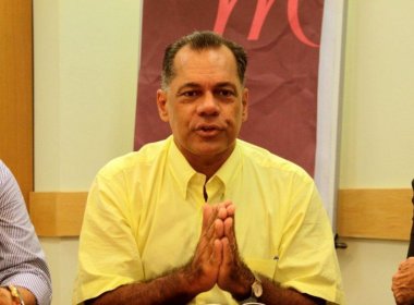 Partido ligado a Universal abraça João Henrique e oferece legenda de olho em 2014