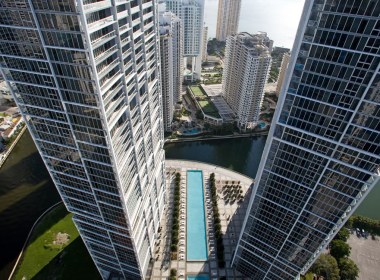 Joaquim Barbosa é questionado por compra de imóvel em Miami