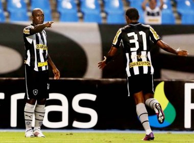 Seedorf brilha e Botafogo vence o Vitória no Maracanã