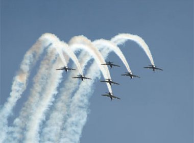 Dois oficiais da FAB morrem em acidente com avião da Esquadrilha da Fumaça