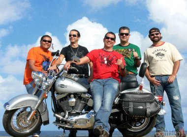 Turbina de avião que levava banda Asa de Águia explode e retorna a aeroporto do Rio