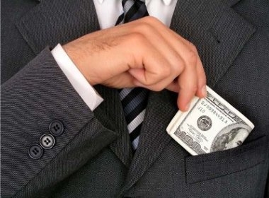 Para maioria dos brasileiros, corrupção atual é maior do que na ditadura, aponta pesquisa Para maioria dos brasileiros, corrupção atual é maior do que na ditadura, aponta pesquisa