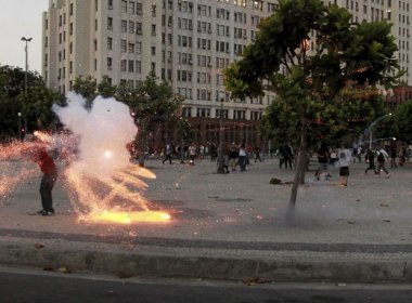 Cinegrafista atingido por rojão em protesto no Rio tem morte cerebral declarada