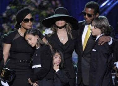 Filhos de Michael Jackson vão imortalizar o pai na calçada da fama