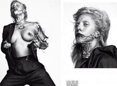 Lady Gaga mostra seios em revista italiana
