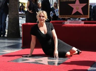 Kate Winslet recebe estrela na Calçada da Fama de Hollywood