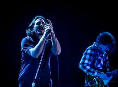 Vocalista do Pearl Jam pede que responsáveis por tragédia em Mariana sejam punidos