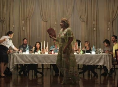Espetáculo ‘L. Recebe’ faz curta temporada em Salvador com mistura de teatro e jantar de gala 