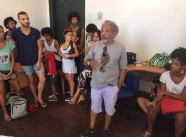 Artistas e movimentos sociais ocupam regional do MinC em Salvador contra fim de Ministério