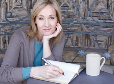 Autora de Harry Potter anuncia que está escrevendo dois novos livros