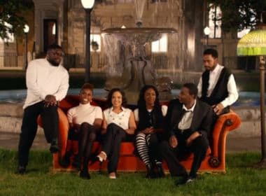 Com atores negros, Jay-Z faz paródia de abertura de ‘Friends’ em novo clipe