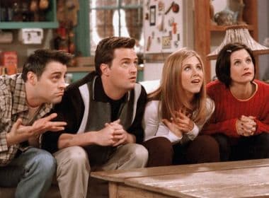 Empresa americana oferece mil dólares para fã que assistir todos episódios de 'Friends'