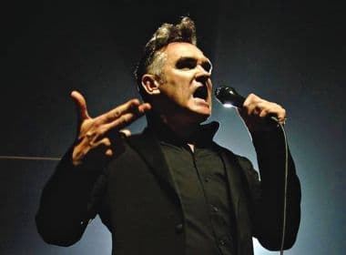 Morrissey expulsa dois fãs que protestavam contra extrema-direita em show nos EUA