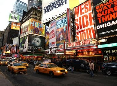 Por causa da pandemia, Teatros da Broadway devem ficar fechados pelo menos até setembro