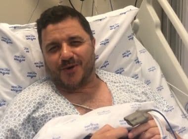Do hospital, Manieri grava vídeo emocionado ao se recuperar de infarto: 'Foi um milagre'