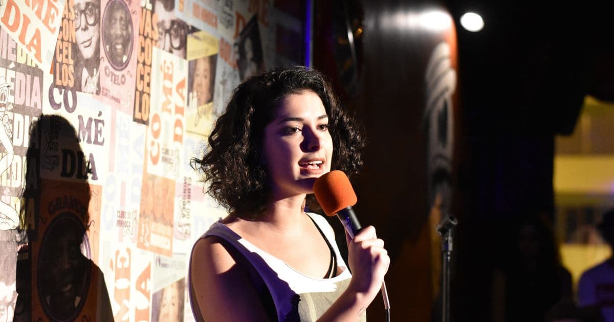 Humorista Giovana Fagundes se apresenta na 'The Comedy House'