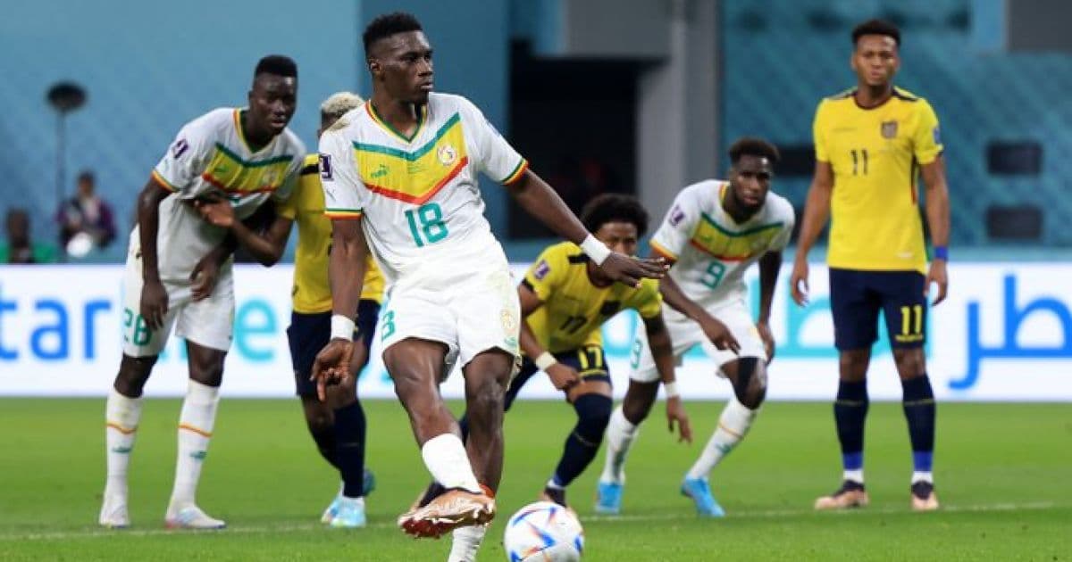 Em jogo movimentado, Senegal vence Equador e se classifica às oitavas da Copa do Mundo