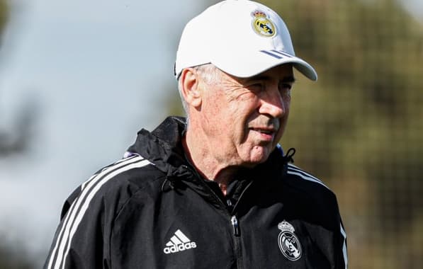 Carlo Ancelotti deseja seguir no comando do Real Madrid, diz jornal espanhol