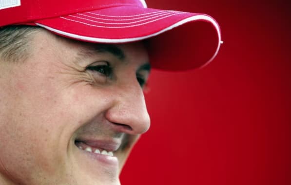 Revista alemã pede desculpas por simulação de entrevista com Schumacher; família analisa ação legal