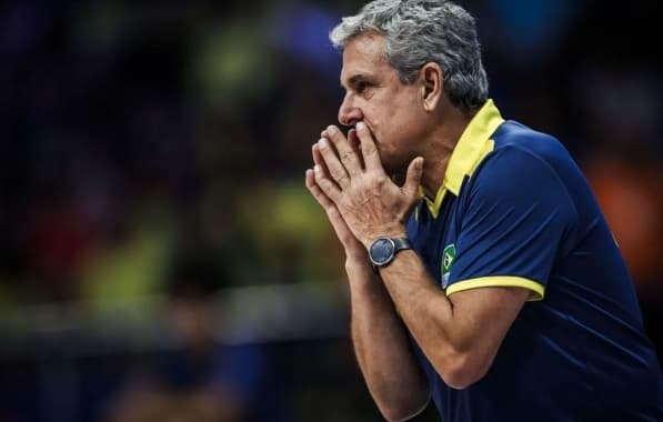 Zé Roberto analisa a seleção feminina de vôlei após derrota para os EUA: "Precisamos melhorar"
