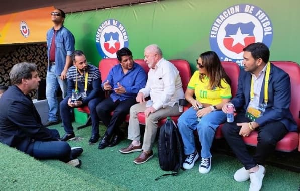 Presidente da FBF, Ricardo Lima acompanha visita de Lula à seleção brasileira feminina