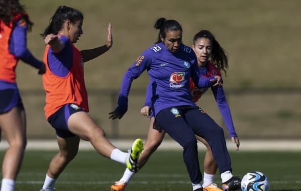 Após goleada na estreia, seleção feminina volta a treinar e inicia preparação para enfrentar a França
