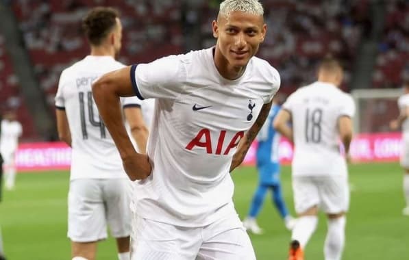 Richarlison marca três vezes e Tottenham vence amistoso contra time de Singapura 