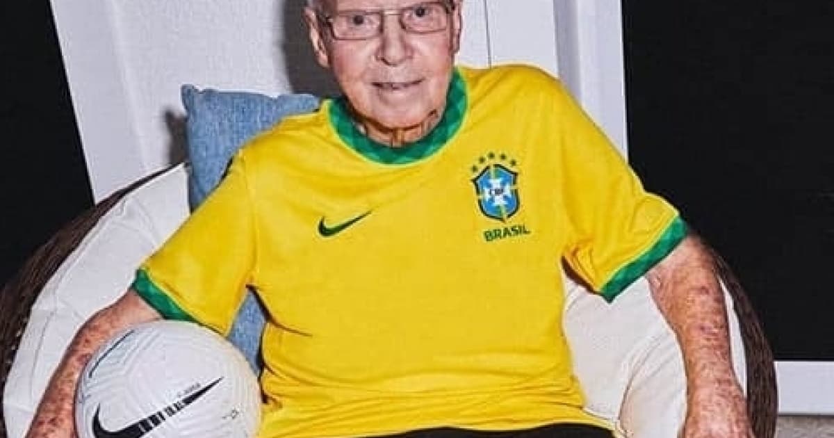 Tetracampeão mundial com o Brasil, Zagallo está com 92 anos
