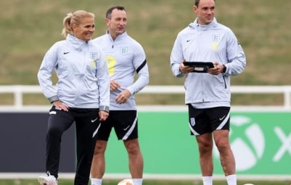 Técnica finalista da Copa do Mundo feminina pode assumir seleção masculina da Inglaterra