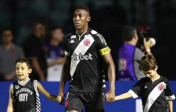 Após cumprir suspensão, Léo reforça a zaga do Vasco contra o Bahia