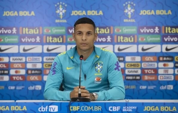 Guilherme Arana é convocado pela Seleção Brasileira para o lugar do cortado Caio Henrique