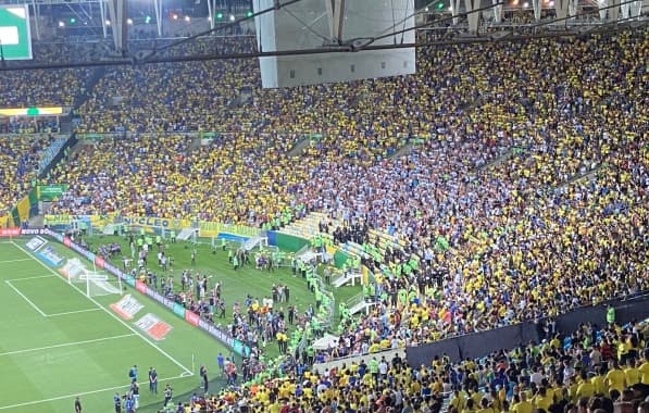 VÍDEO: Briga na torcida atrasa começo de Brasil x Argentina no Maracanã
