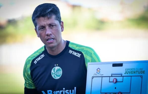 Cruzeiro entra no páreo e Santos fica mais distante do acerto com o técnicoThiago Carpini