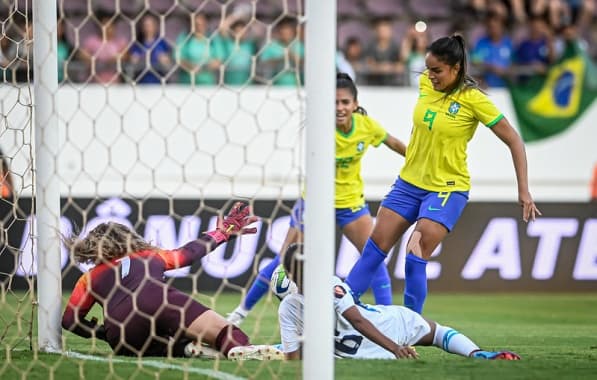Seleção brasileira termina 2023 fora do top 10 do ranking feminino da Fifa
