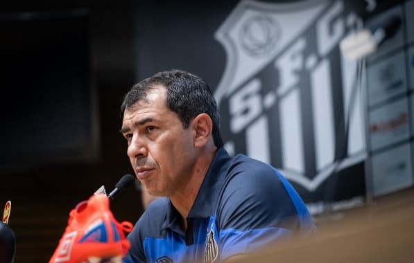 Clube japonês diz não ter recebido proposta oficial do Santos para transferência do técnico Carille