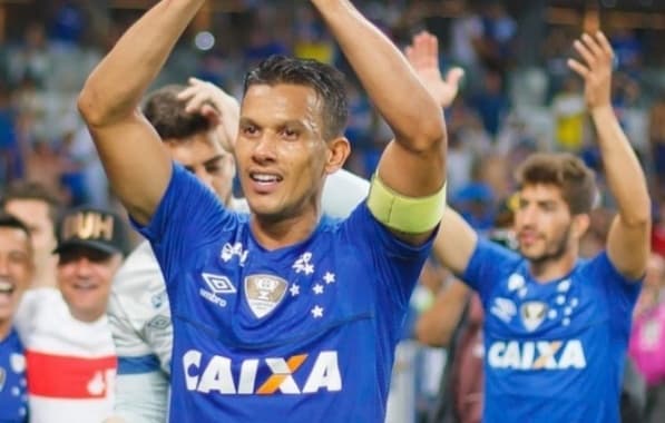 Volante Henrique, ex-Cruzeiro, anuncia aposentadoria do futebol 